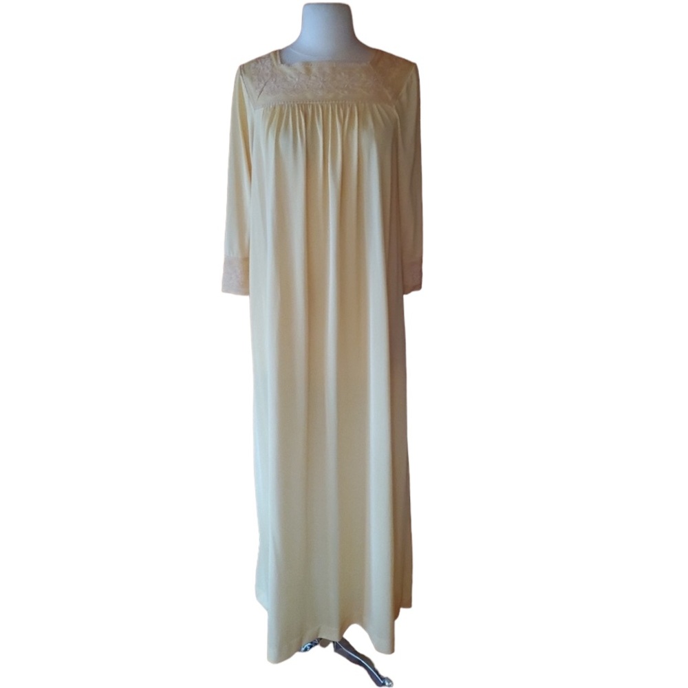 Vintage Unlabeled Yellow Nylon Nightgown
